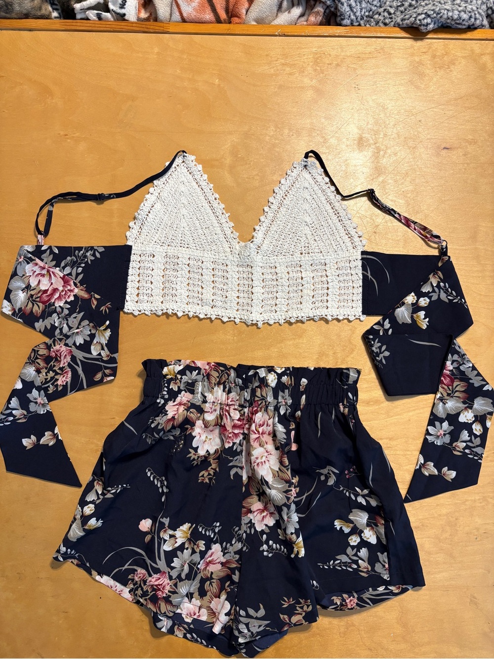#97 - MUST GO! SHEIN White Crochet Crop Top with Navy Floral Shorts Set - XS
